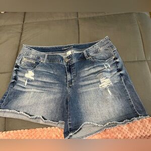 Maurice’s denim shorts size 18